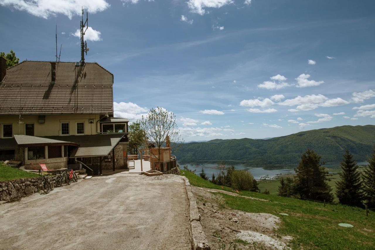 Dom Na Slivnici Bed & Breakfast Cerknica Exterior foto